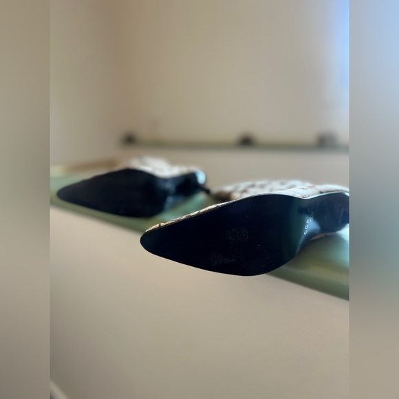 *** COACH Mid-Calf Boot *** - Picture 2 of 5